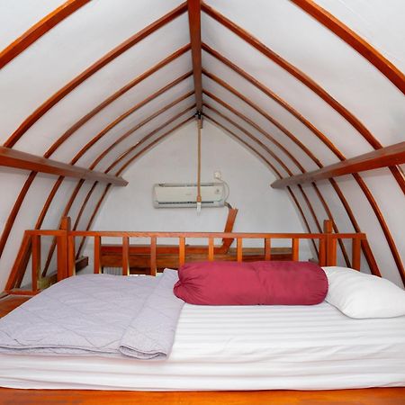 Reddoorz Syariah Near Lombok Epicentrum Mall Матарам Экстерьер фото