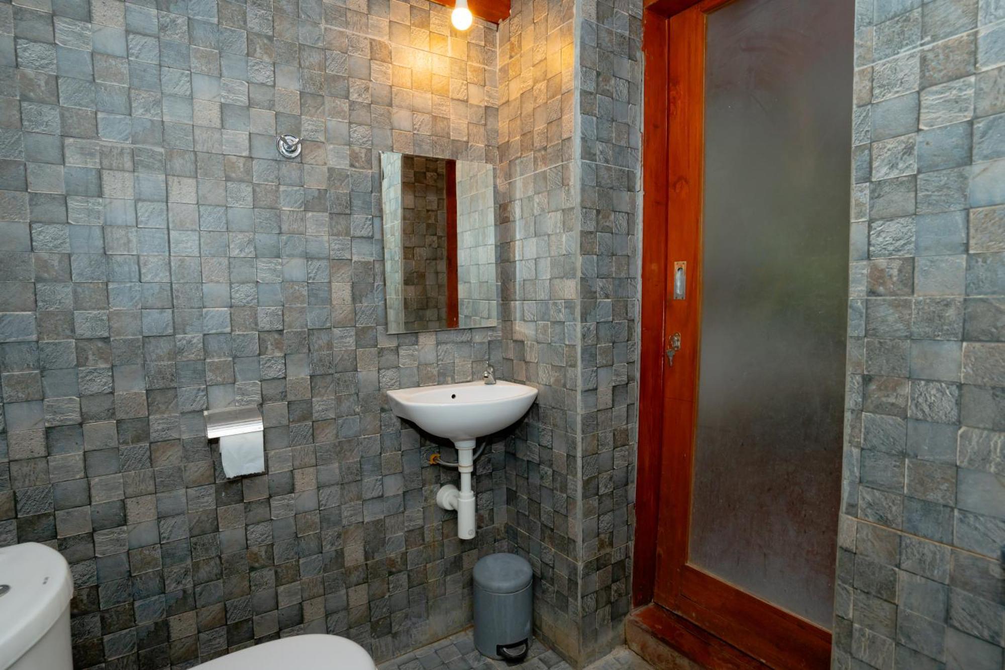 Reddoorz Syariah Near Lombok Epicentrum Mall Матарам Экстерьер фото
