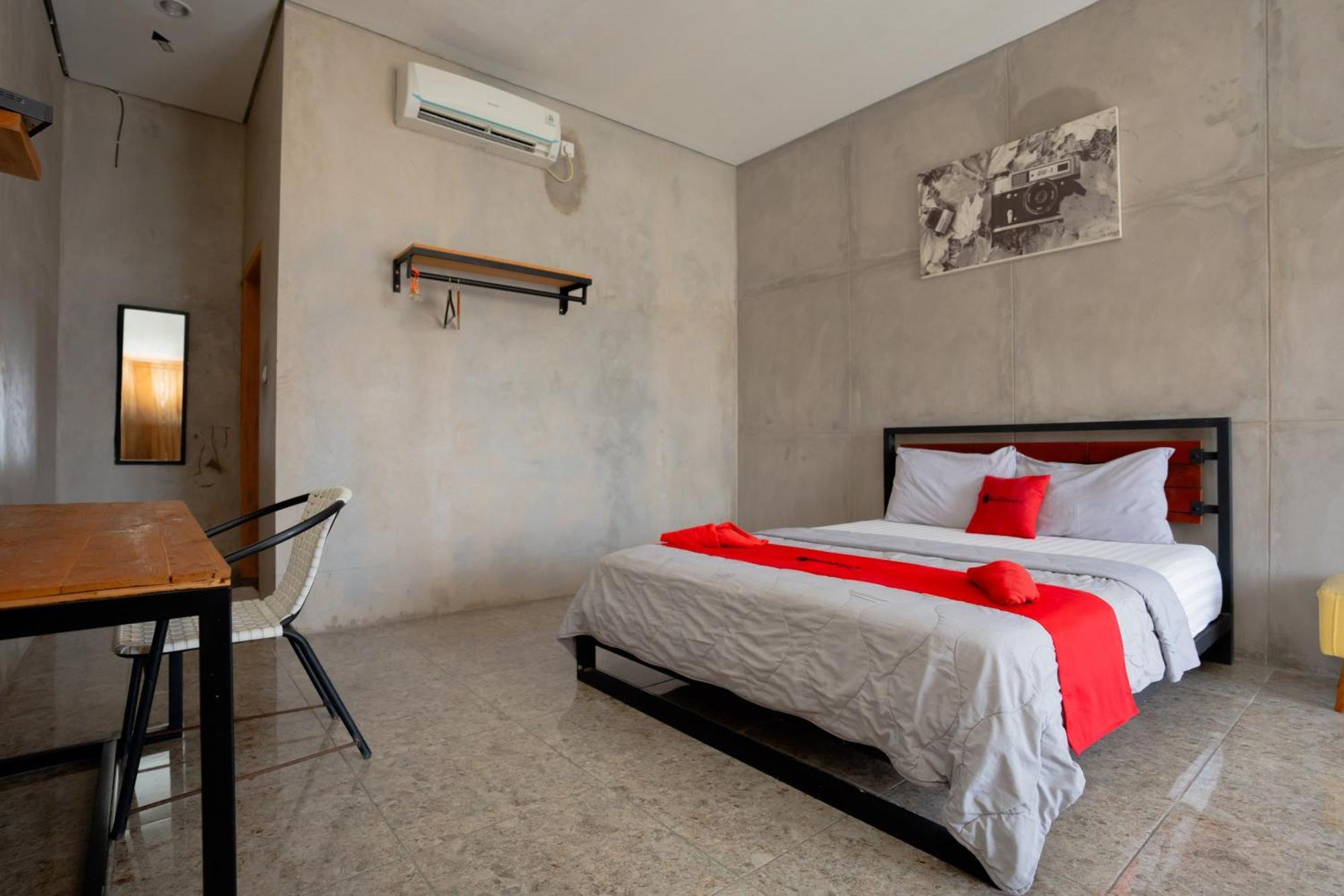 Reddoorz Syariah Near Lombok Epicentrum Mall Матарам Экстерьер фото