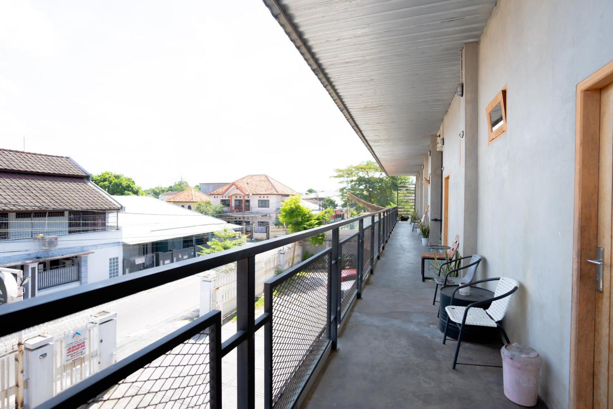 Reddoorz Syariah Near Lombok Epicentrum Mall Матарам Экстерьер фото